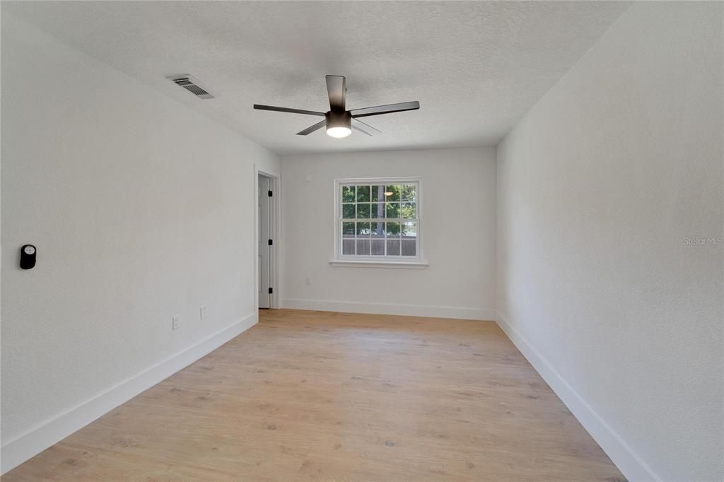 For Sale: $369,000 (3 beds, 2 baths, 1540 Square Feet)