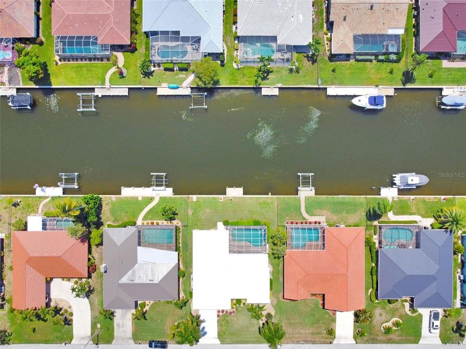 Great location on a quiet canal