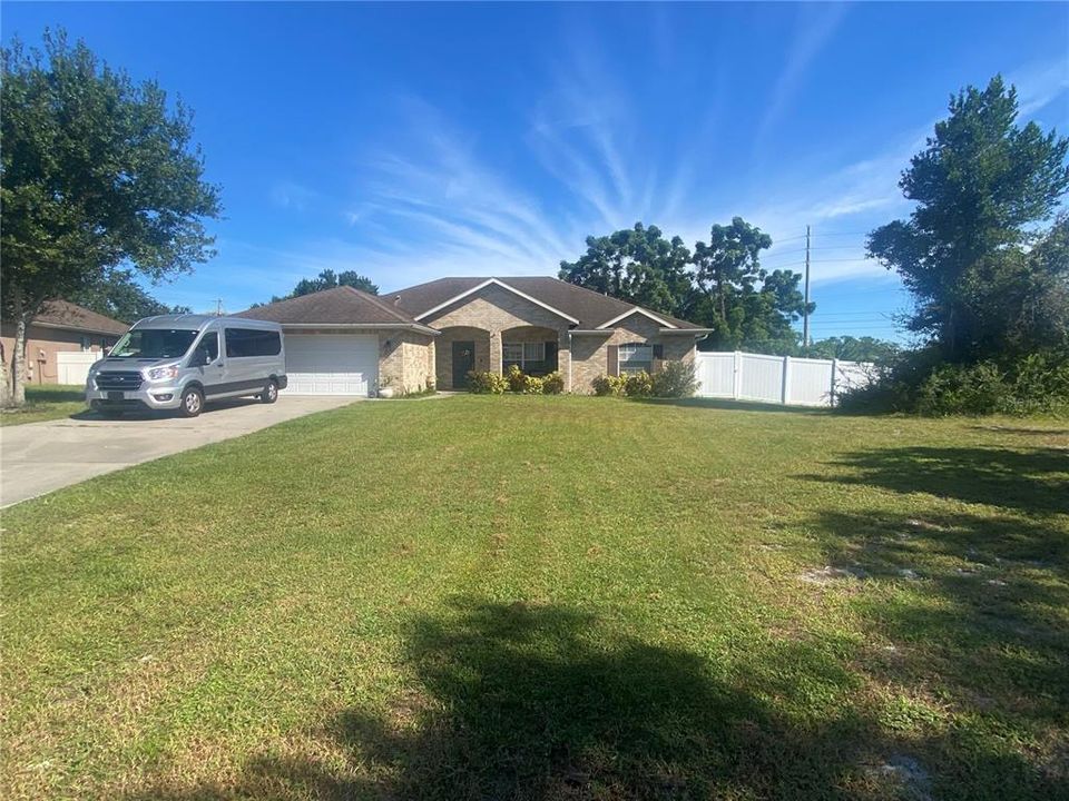 Active With Contract: $375,000 (4 beds, 3 baths, 2000 Square Feet)