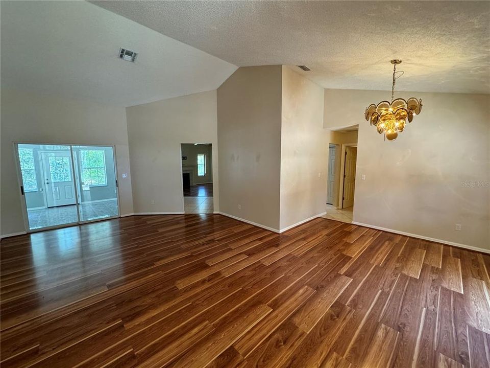 For Rent: $2,300 (3 beds, 2 baths, 2090 Square Feet)