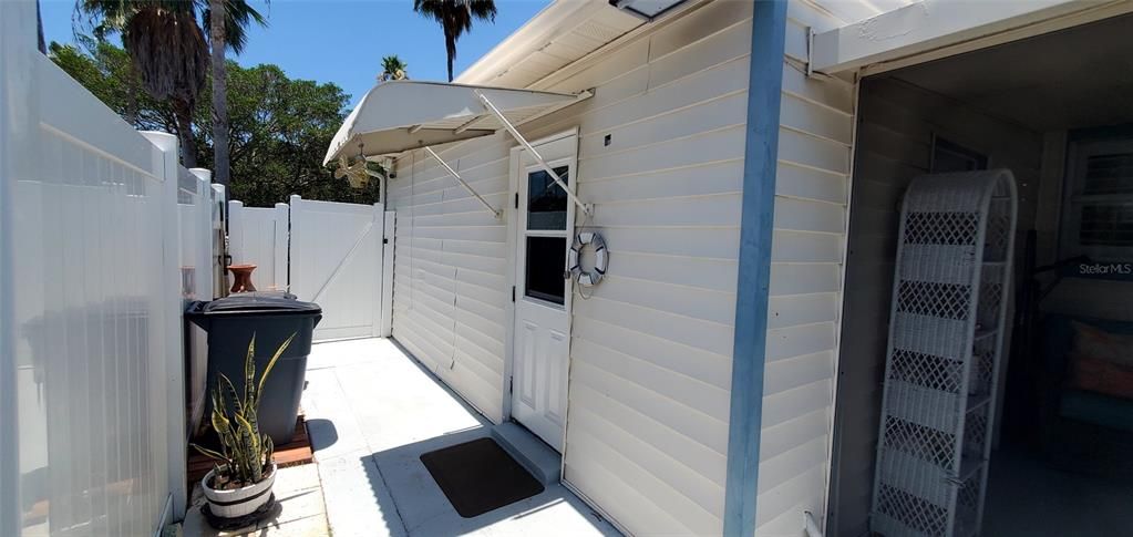 Side entrance to Family room