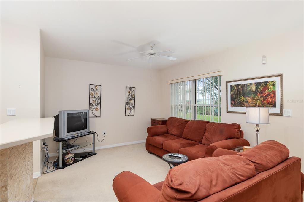 Active With Contract: $249,900 (2 beds, 2 baths, 1332 Square Feet)