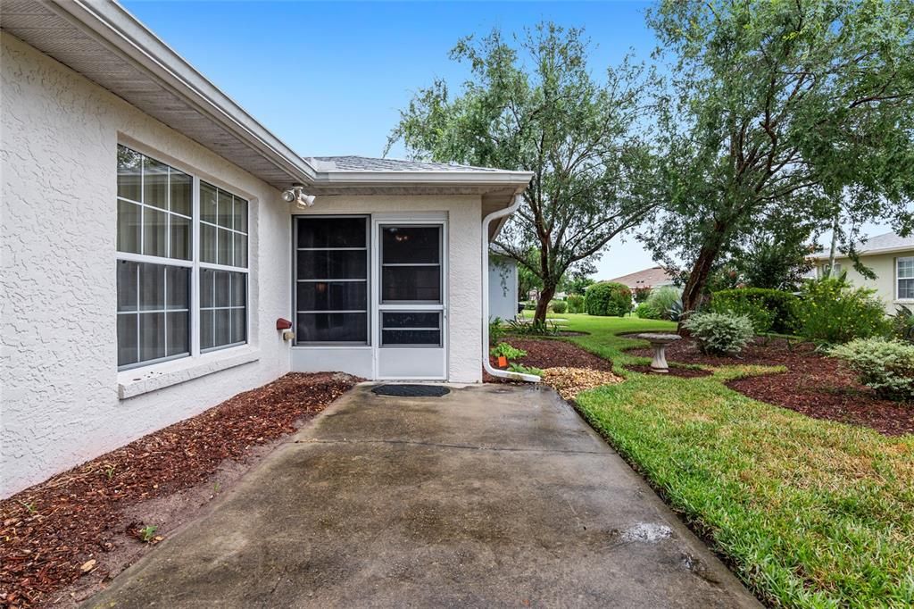 Active With Contract: $249,900 (2 beds, 2 baths, 1332 Square Feet)