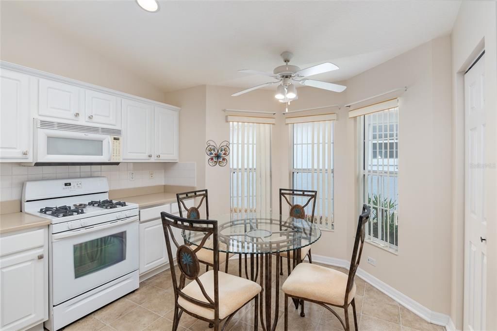 For Sale: $249,900 (2 beds, 2 baths, 1332 Square Feet)