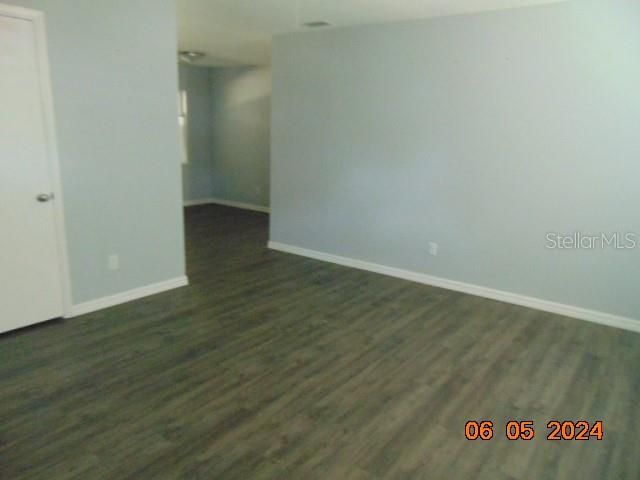 For Sale: $185,000 (3 beds, 1 baths, 1112 Square Feet)