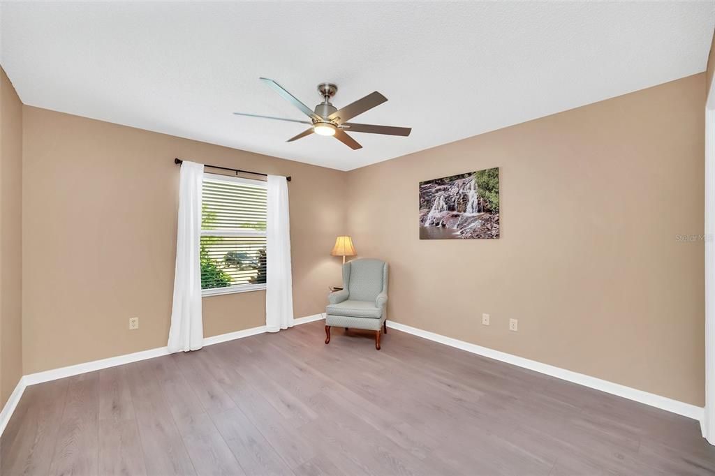 For Sale: $349,900 (2 beds, 2 baths, 1142 Square Feet)