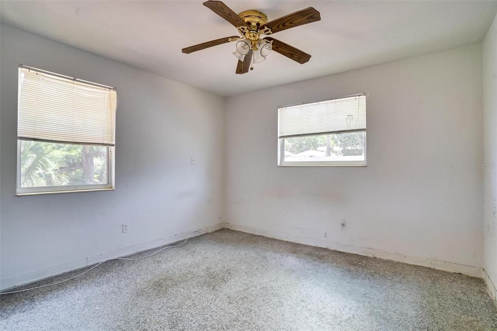 Active With Contract: $289,000 (3 beds, 2 baths, 1241 Square Feet)