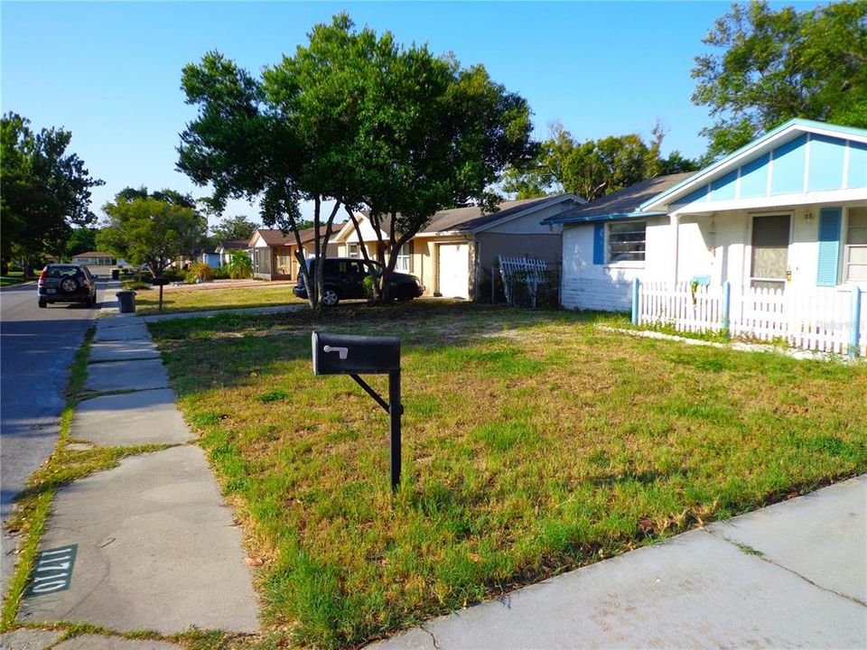 For Sale: $195,000 (3 beds, 2 baths, 936 Square Feet)