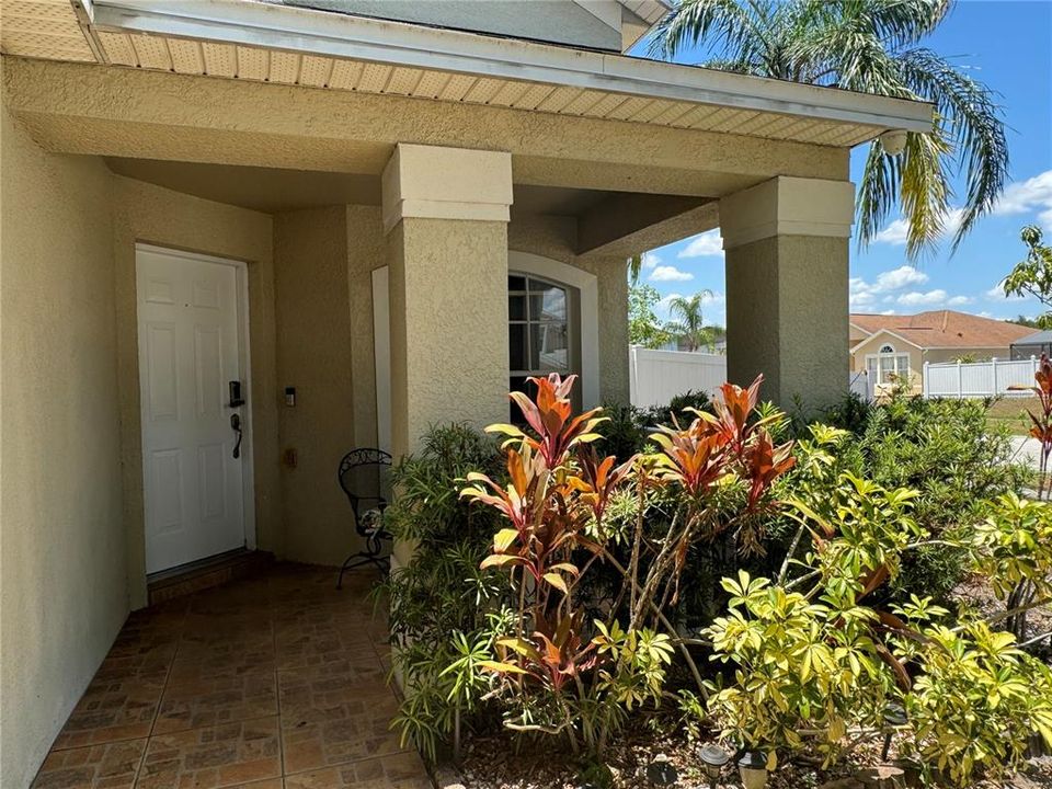 Active With Contract: $2,495 (4 beds, 2 baths, 1927 Square Feet)