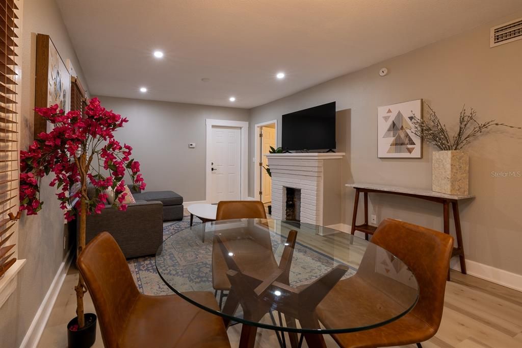 Active With Contract: $799,000 (5 beds, 0 baths, 2344 Square Feet)