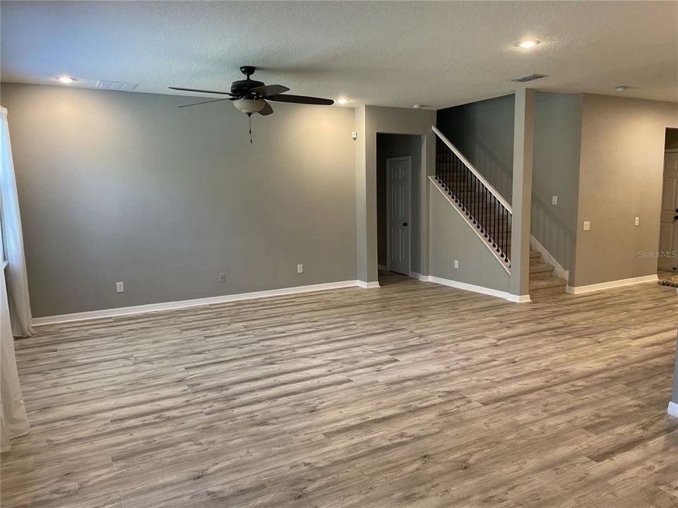 For Rent: $2,950 (4 beds, 2 baths, 2814 Square Feet)