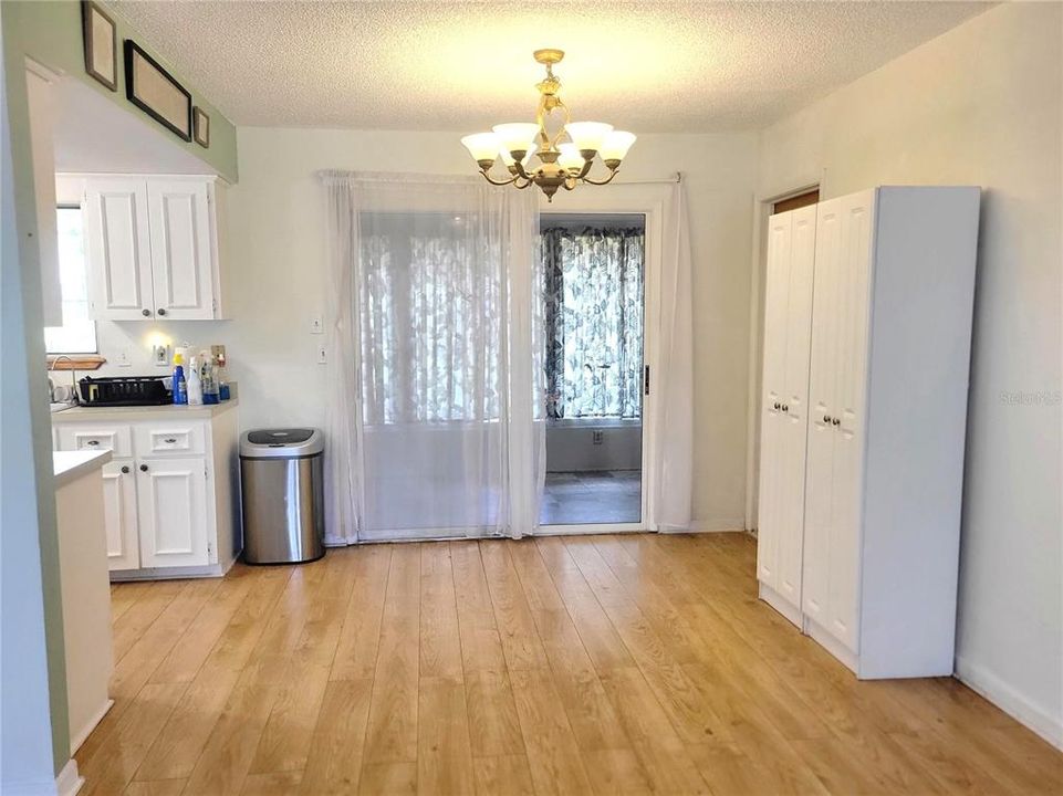 For Sale: $149,000 (2 beds, 2 baths, 960 Square Feet)