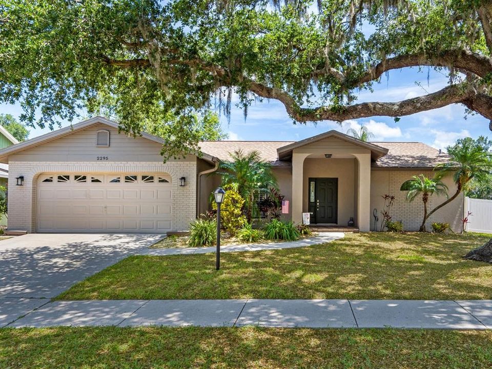 For Sale: $489,500 (3 beds, 2 baths, 1850 Square Feet)