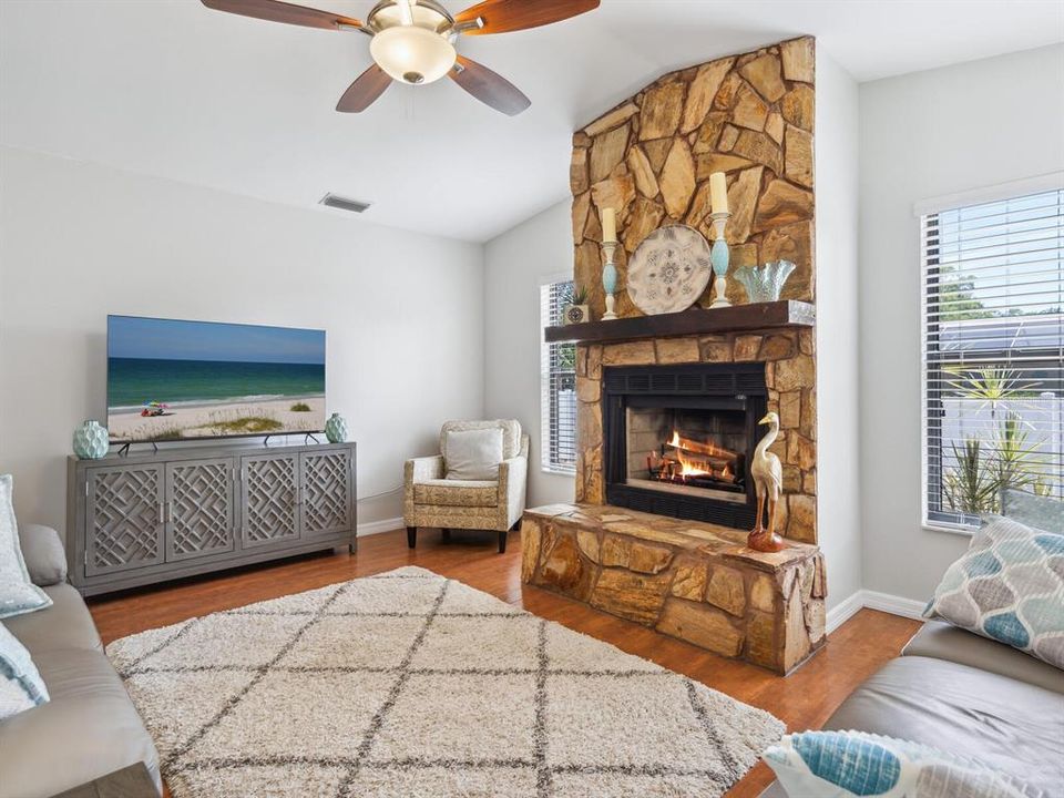 For Sale: $489,500 (3 beds, 2 baths, 1850 Square Feet)