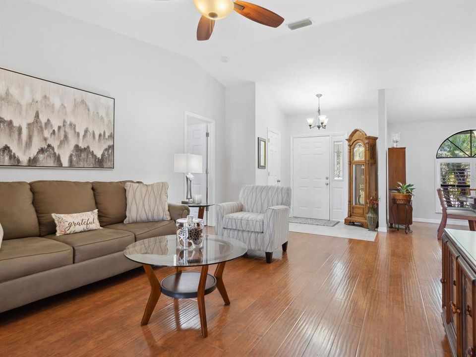 For Sale: $489,500 (3 beds, 2 baths, 1850 Square Feet)