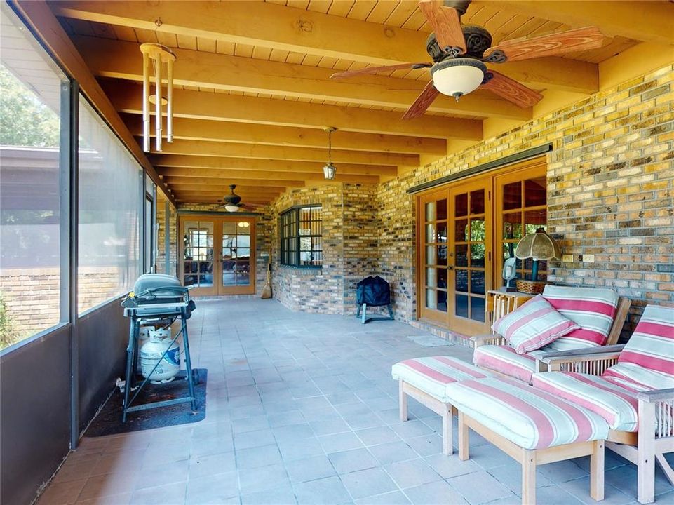 Huge Screened Porch