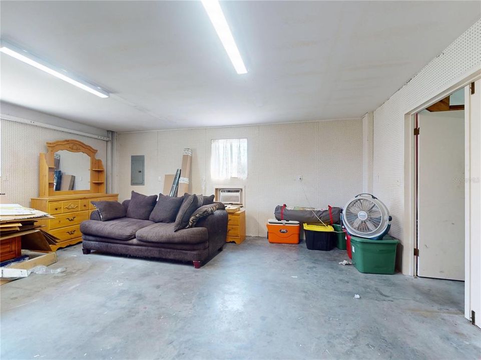 Office/possible apartment w A/C