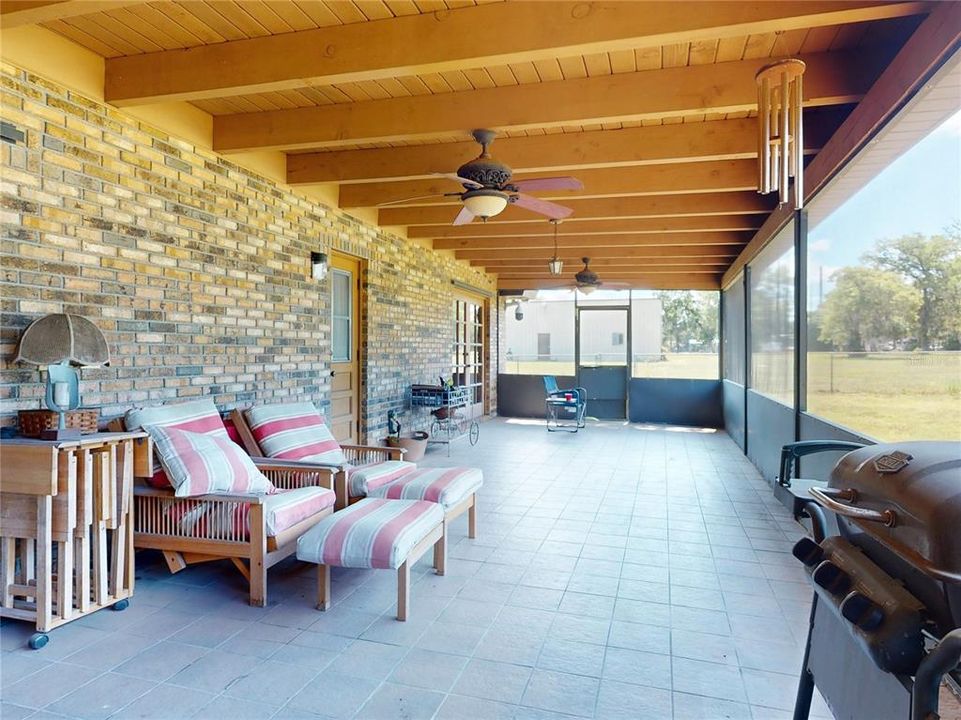 Huge Screened Porch