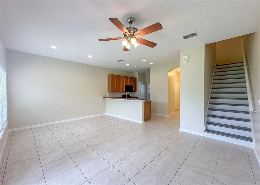 For Rent: $2,000 (2 beds, 2 baths, 1275 Square Feet)