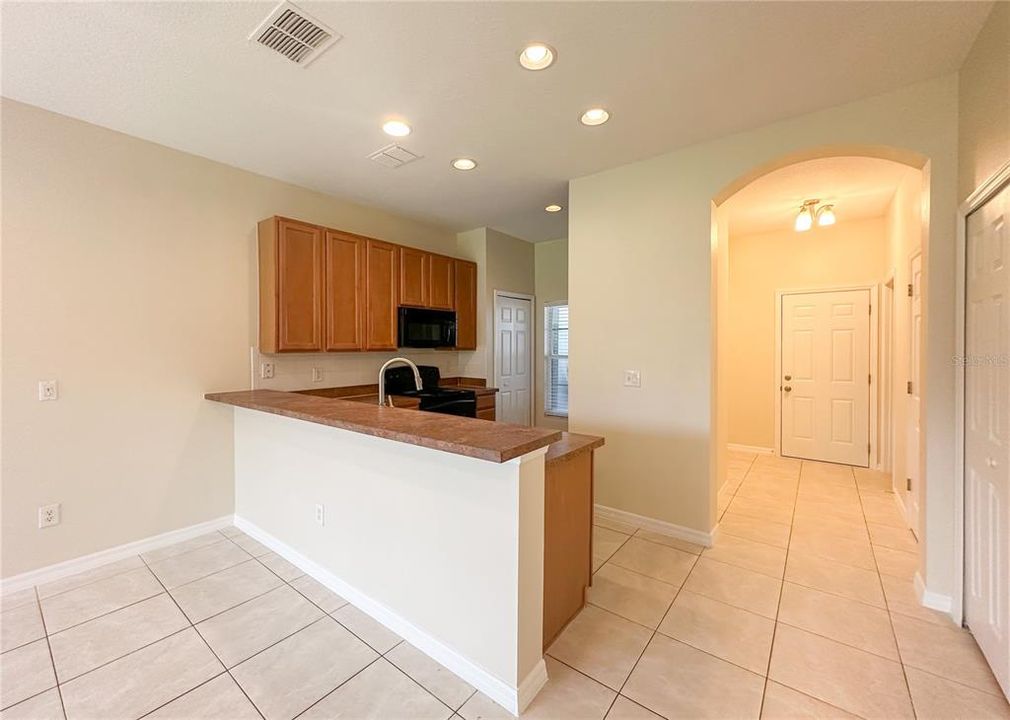 For Rent: $2,000 (2 beds, 2 baths, 1275 Square Feet)