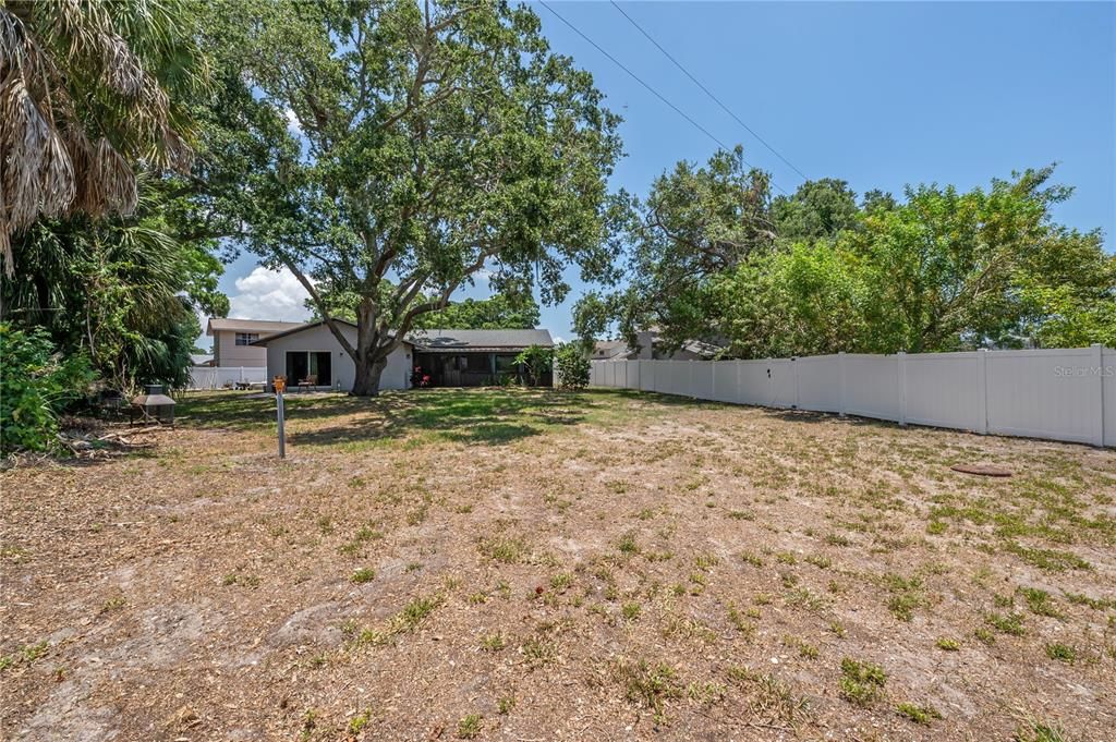 For Sale: $650,000 (4 beds, 2 baths, 1792 Square Feet)