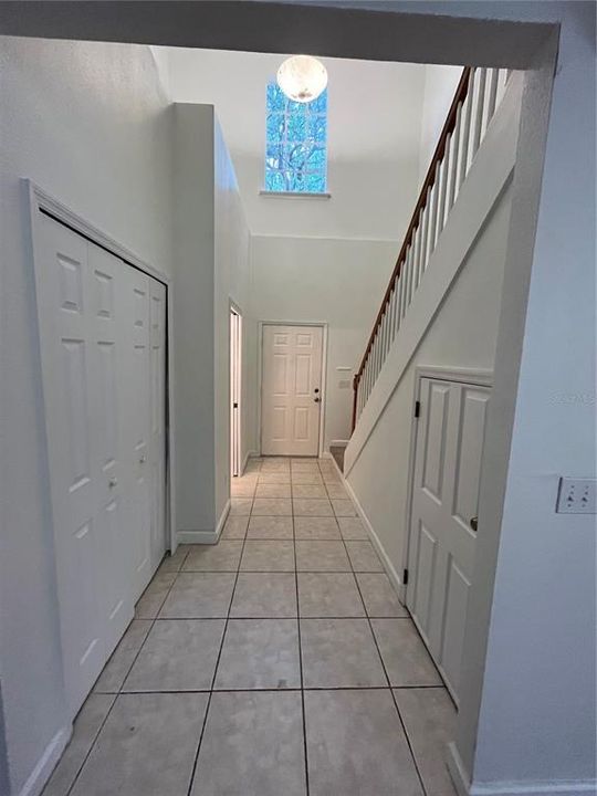 For Rent: $2,345 (3 beds, 2 baths, 1671 Square Feet)