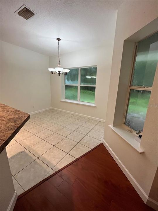 For Rent: $2,345 (3 beds, 2 baths, 1671 Square Feet)