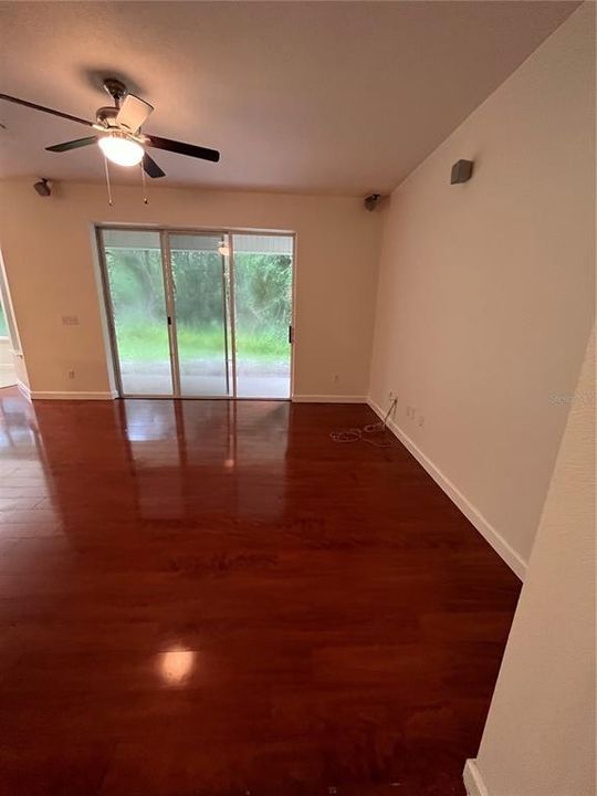 For Rent: $2,345 (3 beds, 2 baths, 1671 Square Feet)