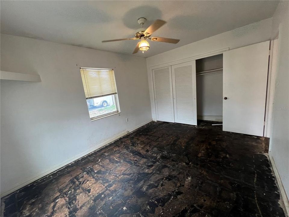 For Sale: $165,000 (2 beds, 1 baths, 925 Square Feet)