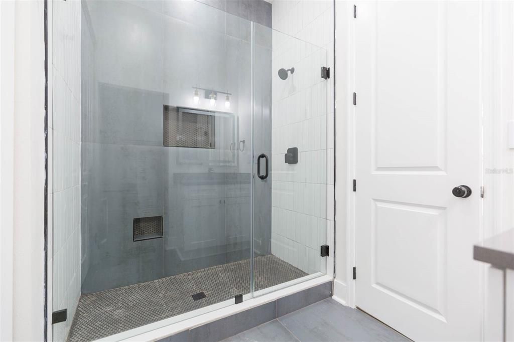 待售: $556,000 (4 贝兹, 2 浴室, 1937 平方英尺)