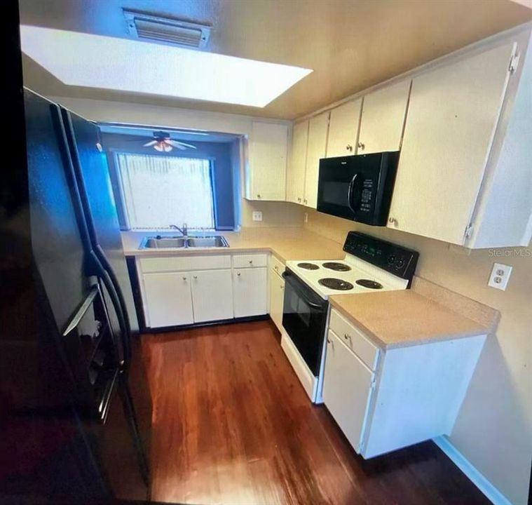 En Venta: $270,000 (2 camas, 2 baños, 1136 Pies cuadrados)