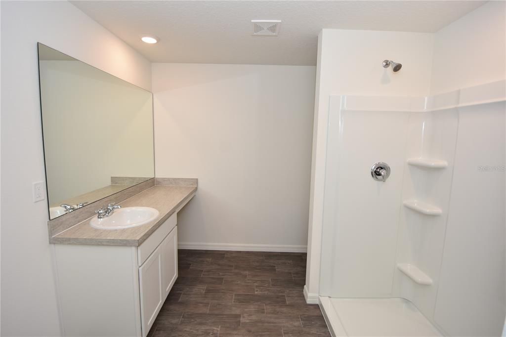 For Rent: $2,275 (3 beds, 2 baths, 1565 Square Feet)