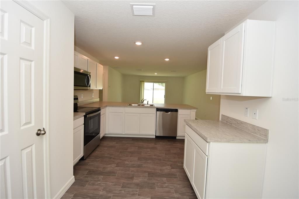 For Rent: $2,275 (3 beds, 2 baths, 1565 Square Feet)