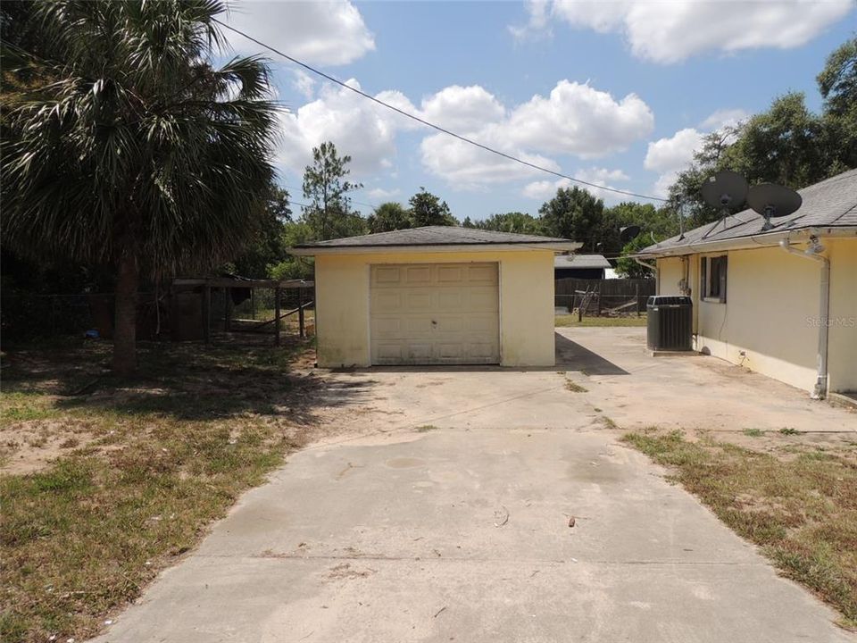 For Sale: $160,500 (2 beds, 2 baths, 1593 Square Feet)