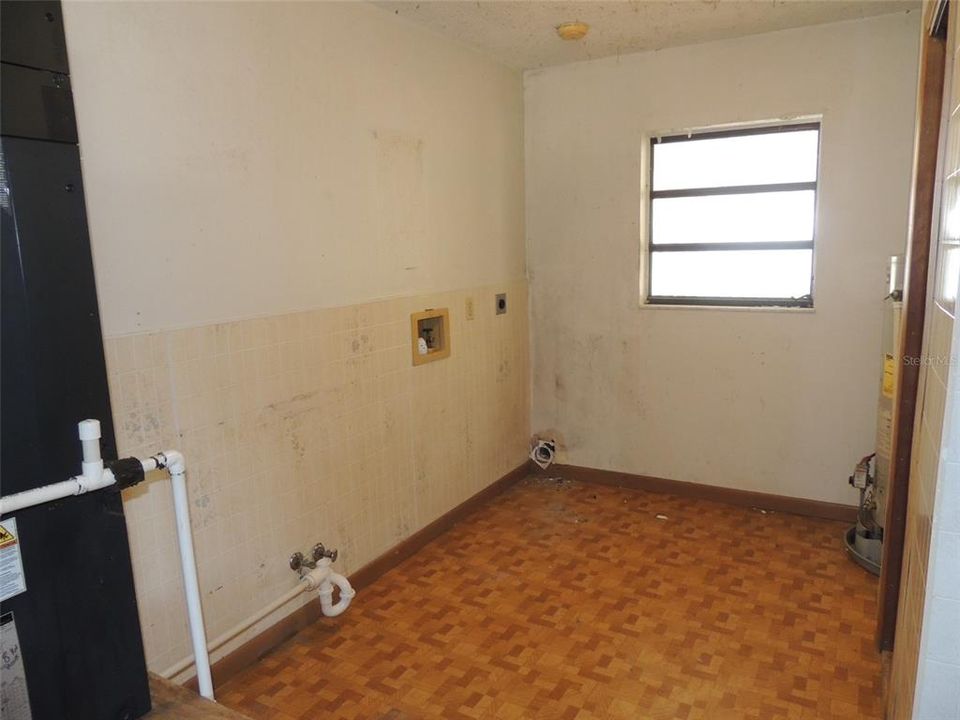 For Sale: $160,500 (2 beds, 2 baths, 1593 Square Feet)