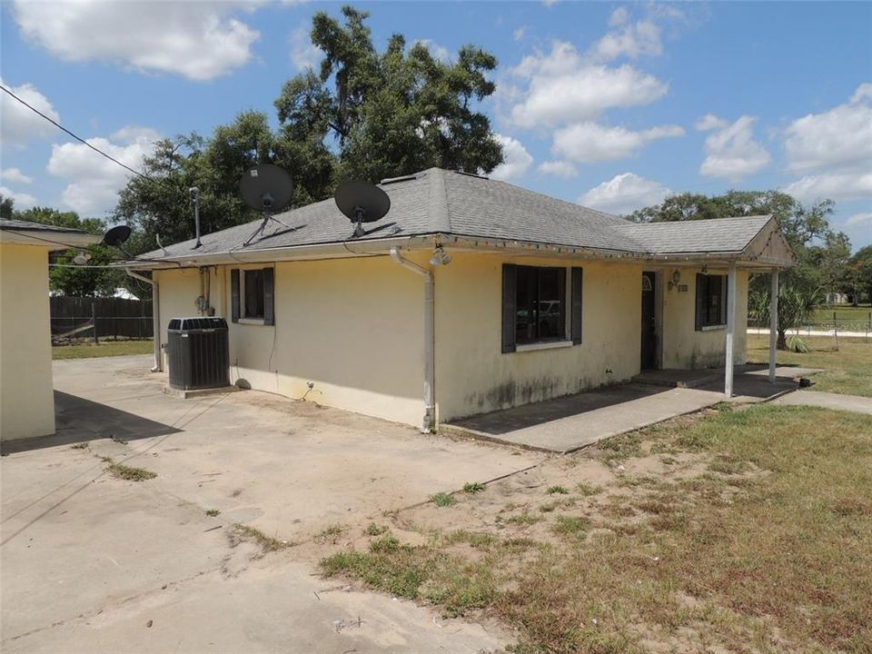 For Sale: $160,500 (2 beds, 2 baths, 1593 Square Feet)