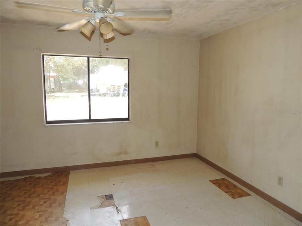 For Sale: $160,500 (2 beds, 2 baths, 1593 Square Feet)