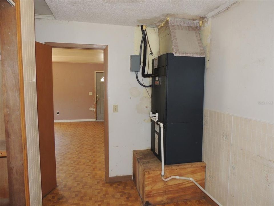 For Sale: $160,500 (2 beds, 2 baths, 1593 Square Feet)