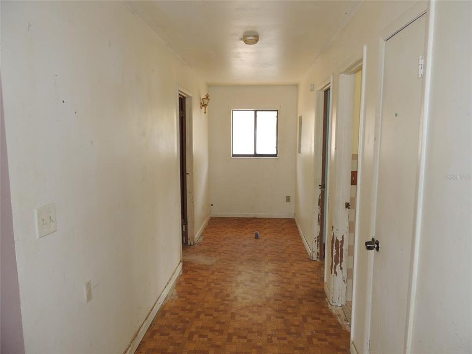 For Sale: $160,500 (2 beds, 2 baths, 1593 Square Feet)