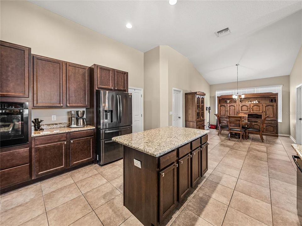 For Sale: $579,000 (4 beds, 3 baths, 2685 Square Feet)