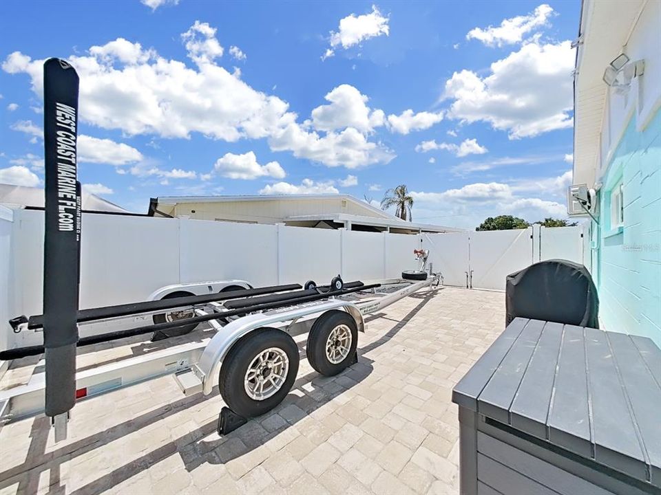 Backyard green space & fenced!