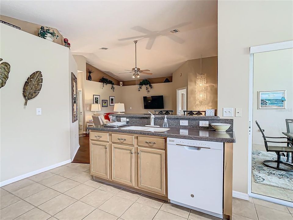 For Sale: $344,900 (3 beds, 2 baths, 1489 Square Feet)