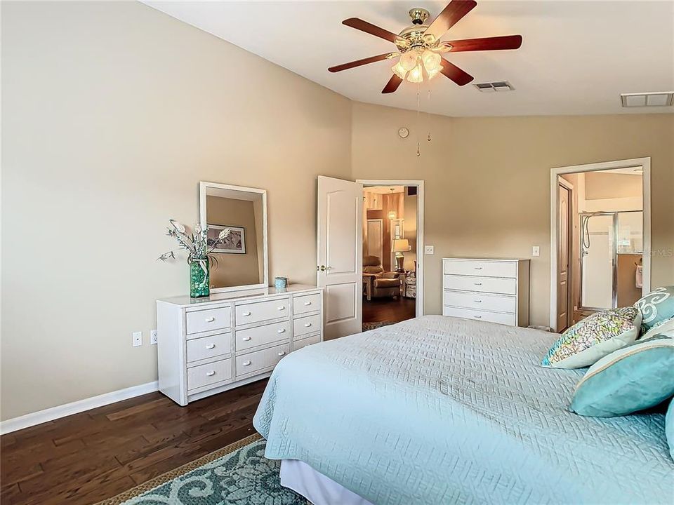 For Sale: $344,900 (3 beds, 2 baths, 1489 Square Feet)