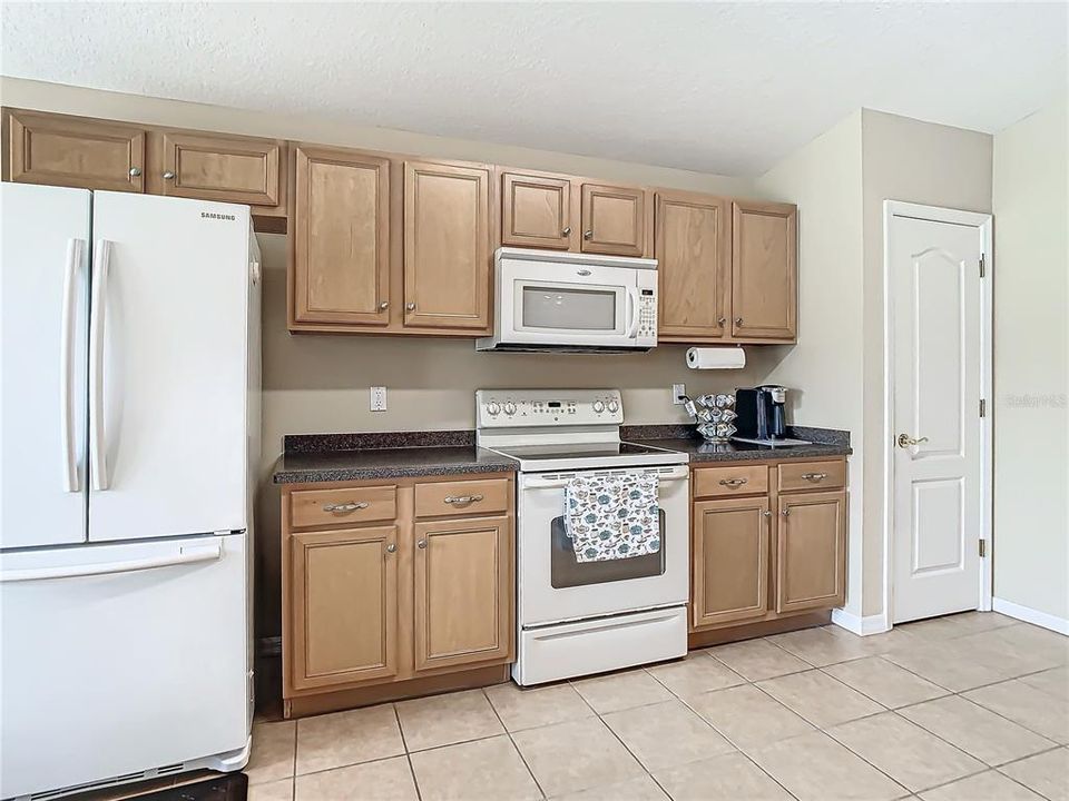 For Sale: $344,900 (3 beds, 2 baths, 1489 Square Feet)