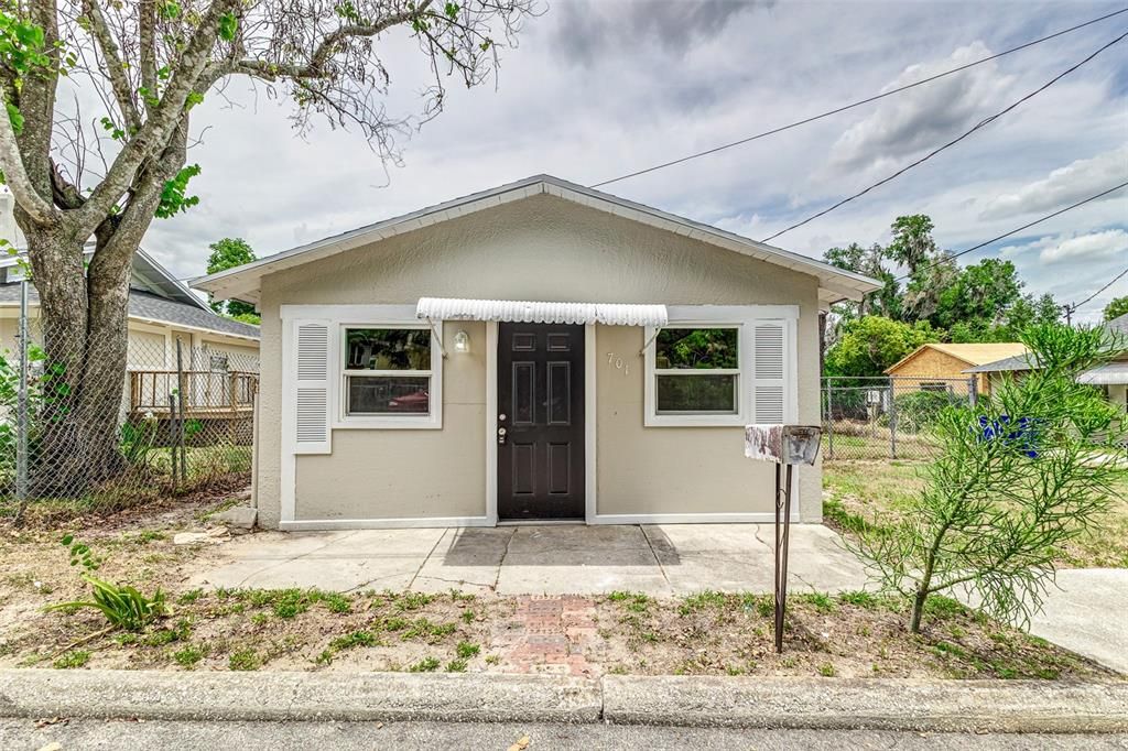 For Sale: $299,950 (3 beds, 2 baths, 1382 Square Feet)