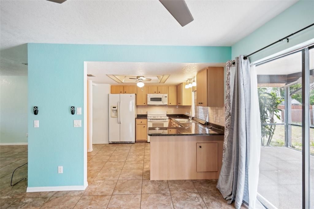 For Sale: $308,000 (2 beds, 2 baths, 1231 Square Feet)