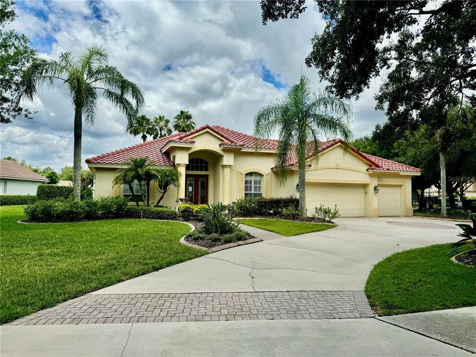 Active With Contract: $700,000 (4 beds, 3 baths, 2580 Square Feet)