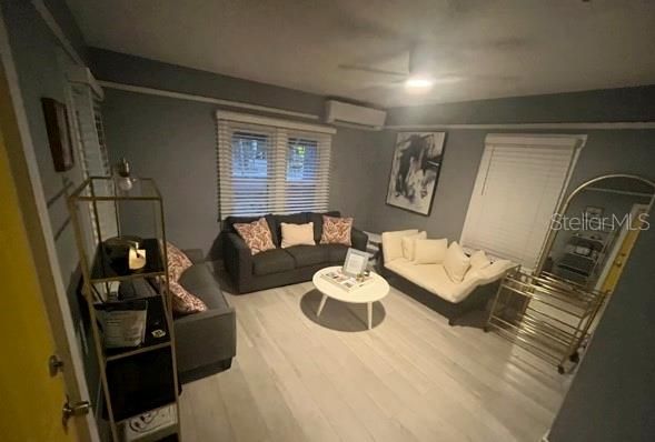 For Rent: $2,900 (1 beds, 1 baths, 566 Square Feet)