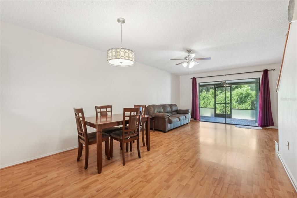 For Sale: $239,000 (2 beds, 1 baths, 1121 Square Feet)