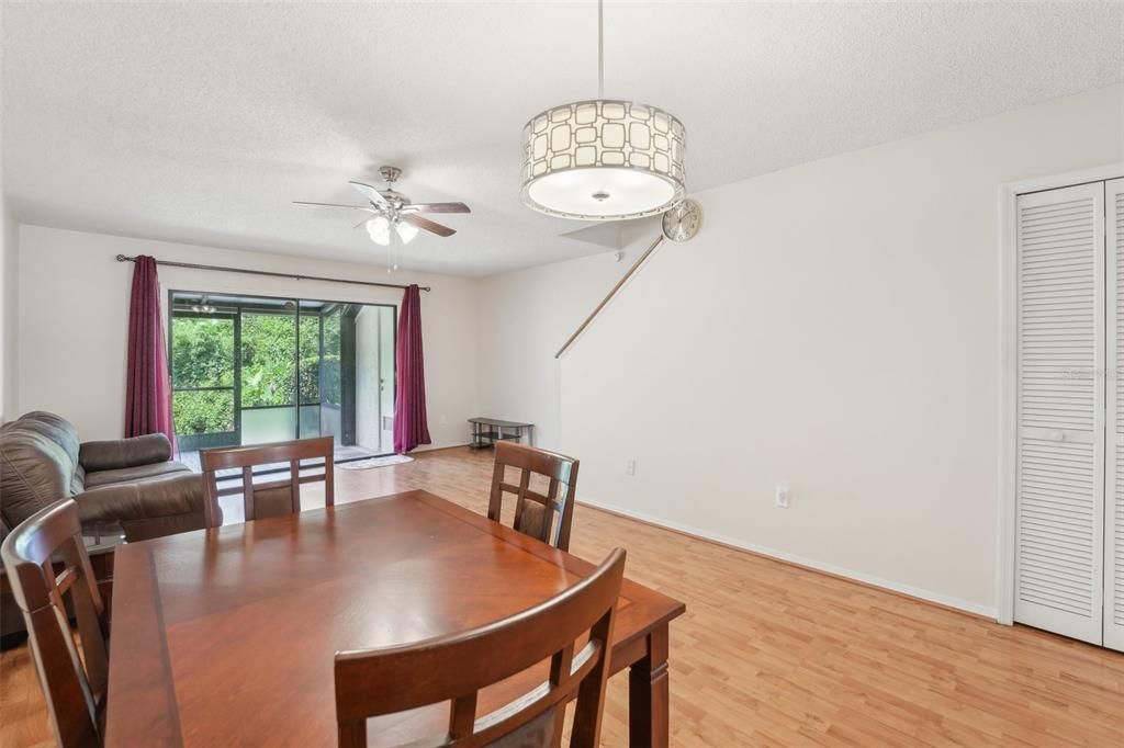 For Sale: $239,000 (2 beds, 1 baths, 1121 Square Feet)